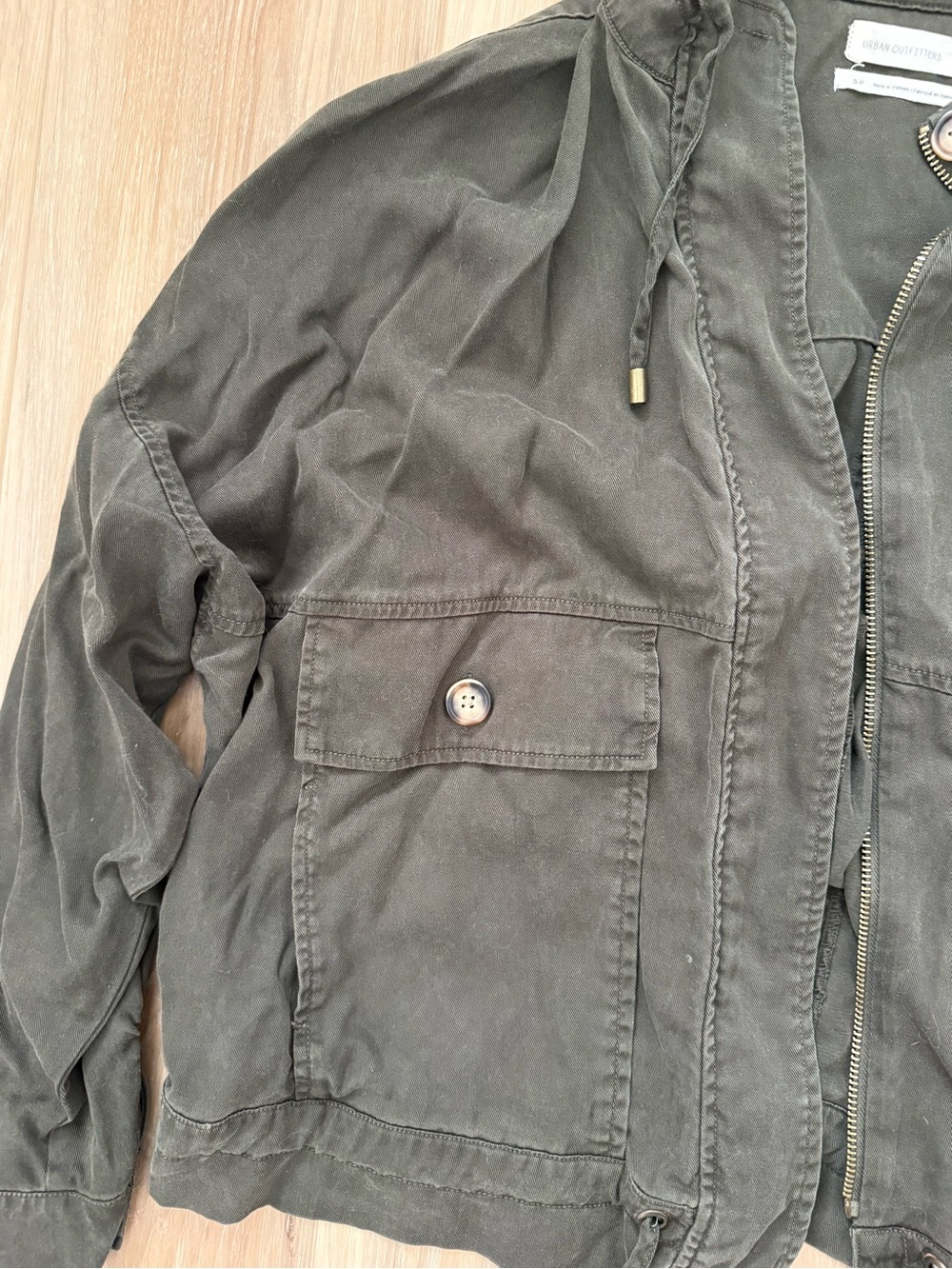 urban outfitters green cargo jacket - Picture 3 of 4